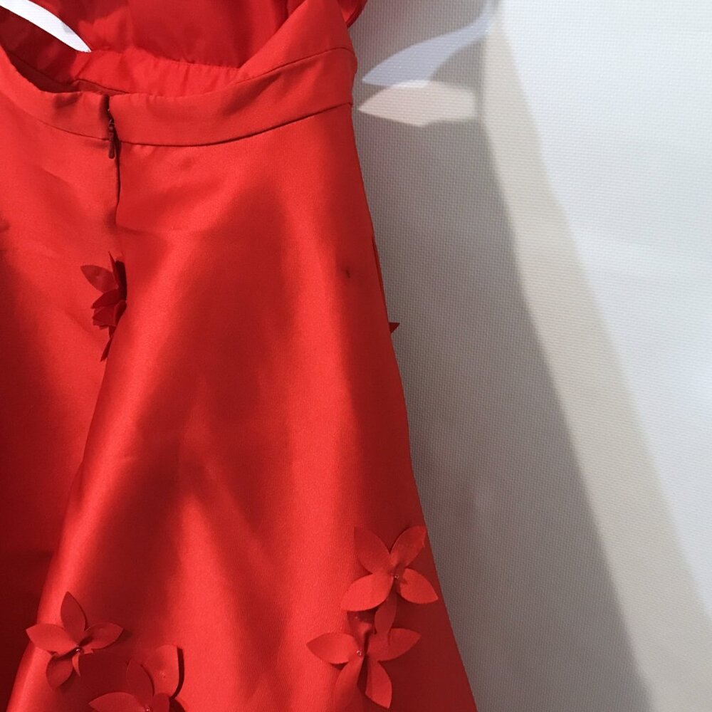 SHERRI HILL Formal Dress Sleeveless A-Line Gown Flower Petal Appliques Red Sz  2 - Picture 12 of 14